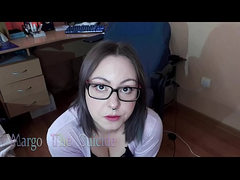 ❤️ Seksikas prillidega tüdruk imeb dildot sügavalt kaamera ette ☑ Just porn at us ❌️❤